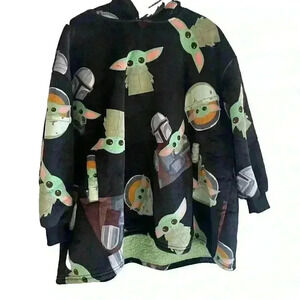 ⚡️5/$20 bundle sale⚡️ Kids One Size Star Wars Baby Yoda Oversized Hooded Hoodie